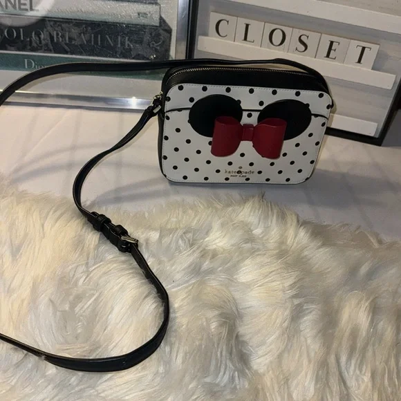 Kate Spade Disney x Minnie Mouse Camera Bag Crossbody Purse Bow Polka Dots EUC - Picture 2 of 12